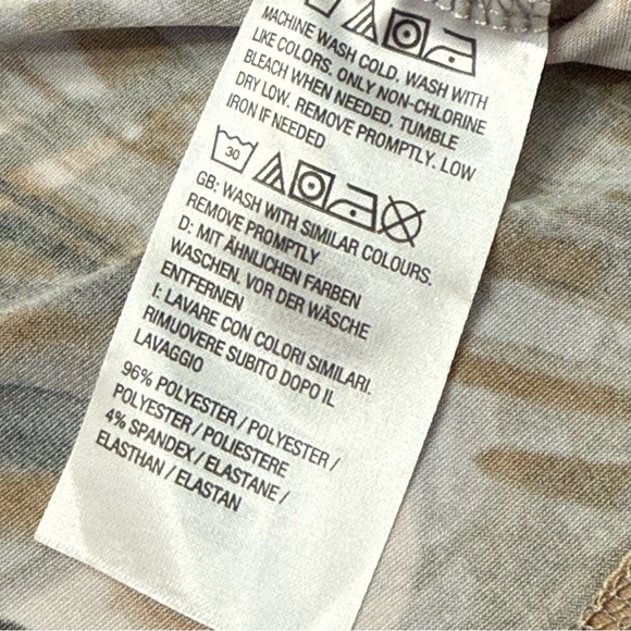 Susan Graver Liquid Knit Stretchy Tunic Leaves Print Earthtones Natural 2X - Picture 6 of 6